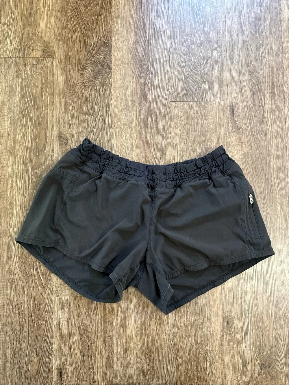 Lululemon Tracker Short Low Rise - Picture 6 of 10